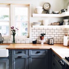 the kitchen counter is clean and ready for us to use