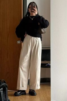 Ultra Wide Leg Pants Outfit, Cool Tone Clothes, Olive Clothing Brand, Casual Sneakers Outfit, Comfy Office Outfit, Layers Outfits, Layer Outfits, Minimal Outfit Ideas, Neutral Business Casual