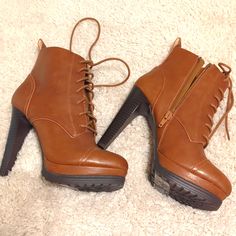 Cute Casual Ankle Boots Never Worn, Well Kept. Ankle-high Lace-up Boots With Zipper Closure For Spring, Trendy High Ankle Lace-up Boots With Zipper Closure, Trendy Spring Boots With Side Zipper, Trendy High Heel Lace-up Boots With Zipper, Trendy Brown Platform Boots With Zipper Closure, Trendy Brown Platform Boots With Zipper, Trendy Forever 21 Boots For Fall, Trendy Heeled Boots With Side Zipper And Round Toe, Trendy Brown Boots With Zipper Closure