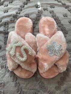 Thank you for visiting Designs By Kenia! Every time you shop small, you are supporting someone's dream and I am SO thankful that you have chosen to support mine! Faux Fur Flower Girl Slippers|Personalized Kids Slippers|Flower Girl Our slippers are hand custom made for you and it can be customized with your own text. The listing only includes 3 letters if you would like more you would have to purchase extras. The max letters you can have per slipper is 3. The material we use is faux fur which mak Girl Slippers, Personalized Slippers, Christmas Slippers, Kids Slippers, 3 Letter, Slippers For Girls, Custom Letters, So Thankful, Shop Small