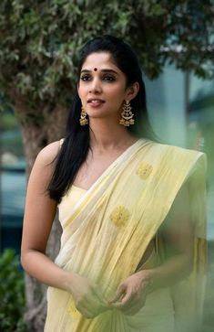 Hot Hero, Simple Saree Designs, Kerala Saree, Simple Sarees, Beautiful Saree, Actress Photos