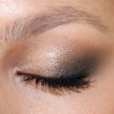 Smink Inspiration, Makijaż Smokey Eye, Smoky Eyes, Smokey Eyes, Make Up Inspo, Makeup Goals, Smokey Eye Makeup, Prom Makeup, Makeup Eyeliner