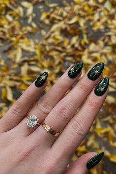 44+ The Epitome of Classy: The Enchanting World of Emerald Green Nails! Emerald Green Nails, Classy Almond Nails, Nye Nails, Bridesmaids Nails, Social Media Feed, Green Nail Art