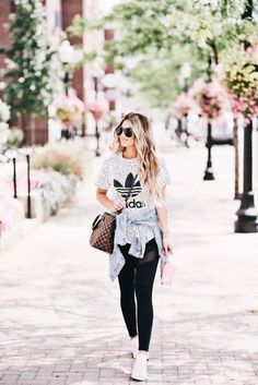 28+ Most Popular Casual Weekend Outfits Summer Leggings Graphic Tee Outfit, Summer Dress With Leggings, Dress With Leggings Outfit, Casual Weekend Outfit Summer, Summer Weekend Outfit, Graphic Tee Outfit, Dress With Leggings, Athleisure Outfits Summer, Cute Sporty Outfits