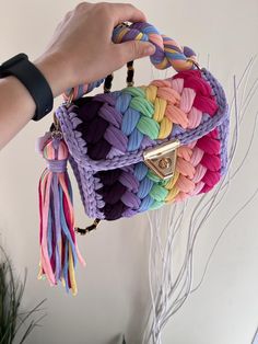 𝐔𝐍𝐈𝐐𝐔𝐄 𝐂𝐑𝐎𝐂𝐇𝐄𝐓𝐄𝐃 𝐁𝐀𝐆: %100 handmade bag is suitable for many fashion styles, can hold many items, phones, makeup, sunglasses, purses. (Size: 9x8x4 Inches - 23 (L) x 20 (H) x10 (W) Cm) It will complete your elegance with daily and evening clothes. 𝐄𝐕𝐄𝐍𝐈𝐍𝐆 𝐂𝐋𝐔𝐓𝐂𝐇 𝐇𝐀𝐍𝐃𝐁𝐀𝐆: When you carry our crocheted bag on the beach, wedding, party or on the street, its sophisticated design and stunning trendy look will attract a lot of people’s attention. It shows off your f Evening Clothes, Beach Wedding Party, Crochet Wedding, Party Clutch, Party Purse, Handmade Purses, Handcrafted Accessories, Unicorn Design, Evening Wedding