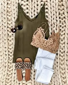 IG: @mrscasual | Olive cami, white jeans, beige lace bralette, leopard slides, & sunnies Leopard Slides, Jeans Beige, Mode Casual, Closet Inspiration, Fashion Blogger Style, Instagram Outfits, Stitch Fix Style, Narnia