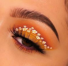 Make Up Diy, Make Up Designs, Makeup Tip, Latest Makeup Trends, Heavy Makeup, White Makeup, Valentines Makeup