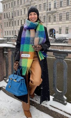 Big Scarf Outfit, Layering Street Style, Fur Coat Fashion, Coat Street Style, Looks Street Style, Winter Trends, Lookbook Outfits, Womens Casual Outfits