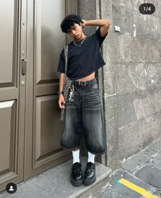 Black Jorts Fit, Men Jorts Outfits, Black Jorts Outfit Men, Platform Outfit Ideas, Jorts Outfit Idea Men, Gay Club Outfit, Underground Style, Custom Outfits