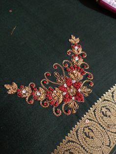 Fashion Jewelry Necklaces Gold, Boat Neck Blouse Design, Aari Blouse, Latest Model Blouse Designs, Traditional Blouse Designs, Hand Beaded Embroidery, Cutwork Blouse Designs, Blouse Embroidery