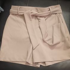 Jules & Leopold Tan Dress Shorts. Like New Never Worn. Sz S/P Belted Shorts For Summer Night Out, Belted Shorts For Night Out In Summer, Belted Beige Shorts For Summer, Belted Beige Summer Shorts, Summer Beige Belted Shorts, Beige Shorts For Night Out In Spring, Beige Summer Party Shorts, Beige Shorts For Night Out In Summer, Tan Dress