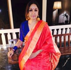 Neena Gupta Saree, Sari Blouse Designs, Saree Blouses, Blouse Neck Designs, Contrast Blouse, Elegant Saree