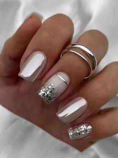 Valentine Nails, Silver Nail, Colorful Nails, Smink Inspiration, Fake Nails With Glue, Makijaż Smokey Eye, Elegant Nails, Fancy Nails, Chic Nails