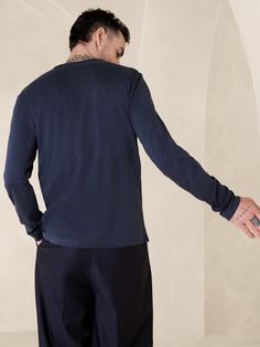 This t-shirt is cut from our Luxury-Touch cotton jersey—beloved for its signature softness and a smooth finish that leans more dressed-up in appearance.  Standard fit.  Crew neck .  Straight hem.  Standard fit.  Long sleeves.  Hip length.  Model: Size M, 6'2" (188cm). Blue T-shirt For Everyday Fall Wear, Blue Cotton T-shirt For Layering, Casual Long Sleeve T-shirt For Gatherings, Cotton Long Sleeve T-shirt For Loungewear, Fitted Blue Tops For Casual Gatherings, Long Sleeve Relaxed Fit T-shirt For Loungewear, Blue Fitted Tops For Casual Gatherings, Relaxed Fit Crew Neck Top For Loungewear, Basic Long Sleeve T-shirt For Loungewear