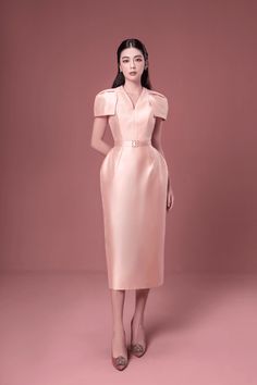 Keva Sheath V-Neck Taffeta Midi Dress | MEAN BLVD Mean Blvd, Taffeta Fabric, Uniform Design, Formal Looks, Ladies Dress Design, Womens Midi Dresses, Sheath Dress, Pastel Pink, Set Dress