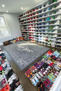 Sneaker Head Aesthetic Wallpaper, Sneakers Room Ideas, Sneaker Closet Aesthetic, New Shoes Aesthetic, Sneaker Head Room Ideas Aesthetic, Sneaker Head Wallpaper, Sneaker Closet Ideas, Clothes Closet Aesthetic, Sneaker Collection Aesthetic