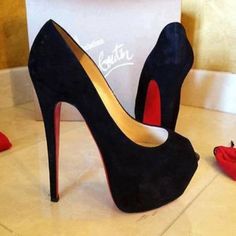 #shoes Christian Louboutin Outlet, Christian Louboutin Boots, Manolo Blahnik Heels, Shoes Trendy, Jimmy Choo Heels, Hipster Fashion, Trendy Shoes, Print Shirt