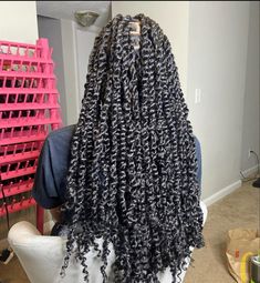 Passion Twists Big, Crochet Twists Hairstyles, Twist With Weave, Medium Passion Twists, Boho Passion Twists, Long Passion Twist, Passion Twists Hairstyle, Crochet Afro, Hairstyle For Black Women