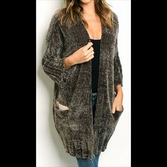 Soft Luxurious Chenille Open Front Oversized Cardigan. Features Double Two Toned Pockets And 3/4 Sleeves. Very Thick High Quality Material, So Soft And Oversized For A Super Comfy Fit. I Think It Feels Like A Luxurious Bath Robe!! M Bust 25" Length 31.5" Sleeve 13" -Last * Multiple Sizes Listed Due To Oversized Fit But You Will Receive S,M,L ! Check Measurements The Color In Stock Photo Make This Cardigan Appear Brown The Second Photo (Pocket) Is The Most Accurate Representation Of The Olive Col Casual Taupe Cardigan For Fall, Chic Brown Cardigan With Pockets, Brown Sweater With Pockets For Layering, Brown V-neck Cardigan With Pockets, Brown Relaxed Fit Cozy Cardigan, Brown Sweater With Pockets For Spring, Oversized Brown Cardigan For Loungewear, Brown Oversized Sweater With Pockets, Oversized Brown Sweater With Pockets