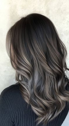 Hair Color Ash Brown, Ashy Highlights, Highlights On Dark Brown Hair, Hair Color Ash, Blond Ash, Bob Hairs, Ash Brown Hair Color, Hair Pics, Blond Ombre