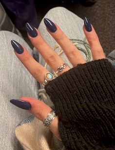 College Nails Ideas, Fall Blue Nail Colors, Cute Dark Nails, Future Nails, Dark Blue Nails, Milky Nails