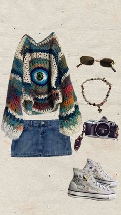 Cute Outfits With Jewelry, Hippy Indie Outfits, Indie Aesthetic Fashion Summer, Basic Bohemian Outfits, Alternative Indie Concert Outfit, Band Gig Outfit, Casual Hippy Outfits, Flipturn Concert Outfits, 90s Indie Outfits