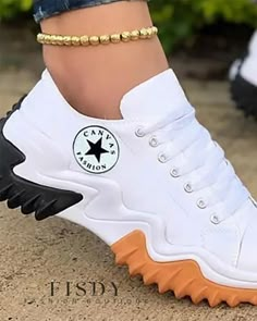 Fisdy - Zapatillas premium con cordones, detalle de ojales y paneles en contraste Sneakers Patterns, Cute Nike, Cute Sneakers, Cute Nike Shoes, Cute Nikes, Sneakers Women, Gym Shoes, Nike Shoes Women