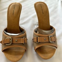 Audrey Brooke Buckle Shoes. Never Worn. Size 8. 90s Minimalism Fashion, 2000s Shoes, Summer Dress Shoes, 70s Shoes, Fendi Baguette Bag, Summer Dresses Shoes, Vacation Shoes, Clothing Sketches, Cute Heels