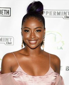 #naturalmakeup #lashesfordays #lipcolor #eyebrowsonfleek Celebrity Makeup Tutorials, Nyx Lip Lingerie, Justine Skye, Celebrity Makeup Looks, Natural Styles, Celebrity Makeup, Girls Rock, Celebrity Look, African Women