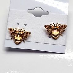 18k Yellow Gold Bumble Bee Stud Earrings Chunky Big Au750 Lightweight New Pawnable Lightweight 2.4g Gold Bee Earrings, Bee Studs, Gold Yellow, Bumble Bee, New Color, Bee, Jewelry Earrings, Women Jewelry, Stud Earrings