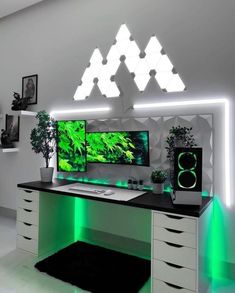 Clean aesthetic Gaming Room Setup with White and Green RGB Lighting Gaming Setup Ps5, Setup Gamer Simples, Pc Room Ideas, Small Room Gaming Setup, Computer Gaming Setup, Small Gaming Setup, Clean Gaming Setup, Black And White Gaming Setup, Console Gaming Setup