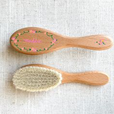 Our petite beechwood baby hairbrush is soft to the touch and the perfect gift for a baby or toddler. It is crafted with natural wood and gentle goat hair bristles. It measures approximately 7 inches in length. This fun and bright floral design is a studio favorite! Personalize your brush with your child's name and a meaningful detail (a date, initial or age) to mark the occasion! A thoughtful and one-of-a-kind gift for a new baby, baby shower, first birthday, baby's first Christmas, Christening Customized Hair Brush, Wooden Hair Brushes, Personalised Hair Brush, Wooden Hair Brush Painted, Pink Mini Hairbrush, Goat Hair, Baby Keepsake, New Baby Gift, Floral Baby