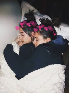 Best friend photos Best Friend Fotos, Bff Pics, Photos Bff, Best Friend Photography, Shotting Photo, Best Friend Photoshoot, Girlfriend Goals, Bff Photoshoot, Best Friend Photos