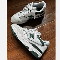 Design: Suede And Leather Upper Classic Lace Closure Low Top Design 550 White Green New Balance, New Balance 550 Shoes, New Balance White, Shoes New Balance, New Balance Shoes, Top Design, Lace Closure, White Green, Green Colors