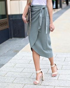 Wrap Around Skirt Outfit, Simple Summer Style, Midi Wrap Skirt, Wrap Skirts, Myanmar Dress, Trendy Skirts, Wrap Around Skirt, Wardrobe Inspiration