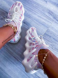 Hottest Sneakers Ivory Multi – THE WARDROBE ACCESSORIES Birthday Outfits With Sneakers, Cute Nike Outfits For Women, Best Shoes For Women, Sequin Sneakers, Statement Sneakers, Sassy And Classy, Pink Uggs