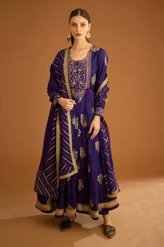 Shop for Shyam Narayan Prasad Purple Viscose Zardozi Embroidered Anarkali Trouser Set for Women Online at Aza Fashions Purple Anarkali, Pink Kurti, Zardozi Work, Zardozi Embroidery, Embroidered Anarkali, Casual Tunics, Organza Dupatta, Purple Fabric, Indian Ethnic Wear