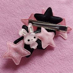 Kawaii Goth Accessories, Goth Hairclip, Creepy School, Cute Hairclips, Pastel Victorian, Dolly Party, Kawaii Kei, Pink And Black Hair