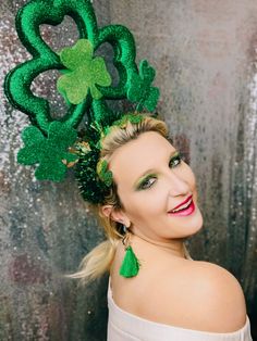 Celebrate St. Patrick’s Day in style in this headpiece that features an extra large over the top shamrock. This design is a one-of-a-kind headpiece that is sure to top off any outfit! It is well suited for festive luncheons, parades, parties, and all St. Patrick's Day festivities! This design is unique, intricate, and extremely lightweight. It can be worn by kids and adults. Due to the handmade nature of this product, each design will look ever so slightly different. Clover Halloween Costume, Adjustable Green Fun Costume Hats And Headpieces, Whimsical Green Headpiece For Parties, St Patrick’s Day Costume, St Patrick’s Day Costume Women, St Patrick’s Day Parade, Gogo Dancer Outfits, Head Boppers, Head Peice