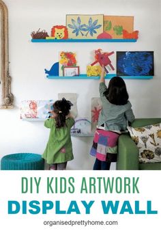 Ideas to display kids artwork at home. - Organised Pretty Home hallways | in frames | in kitchen | in living room | in bedroom | clothespins #kidsartworkdisplay #displaykidsartwork #kidsartdisplay #kidsartwork #displaykidsart Frames In Kitchen, Kitchen In Living Room, Ways To Display Kids Artwork, Displaying Kids Artwork Diy, Artwork Display Wall, Display Kids Artwork, Classroom Art Display, Playroom Paint Colors