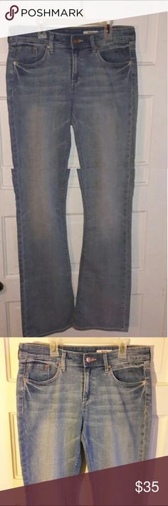 H&M loyal regular boot cut denim blue jeans H&M Loyal regular waist bootcut leg denim blue jeans, with white blends, size waistline 32", inseam inner crotch area 32", waistline to hemline outer seam 42", hips 38", new with out tags never worn. H&M Jeans Boot Cut H&m Casual Denim Jeans, H&m Mid-rise Jeans For Spring, H&m Casual Straight Leg Jeans, H&m Denim Blue Jeans For Spring, H&m Fitted Mid-rise Jeans, Casual H&m Cotton Jeans, H&m Mid-rise Fitted Jeans, H&m Casual Blue Jeans, Fitted H&m Denim Jeans