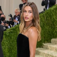 Hailey Baldwin Brunette, Hailey Brown Hair, Brunette Hailey Bieber, Hailey Bieber Balayage Hair, Bronde Balayage Hailey Bieber, Cabelo Hailey Bieber, Hailey Baldwin Brown Hair, Bieber Hailey Hair, Hailey Baldwin Blonde Hair