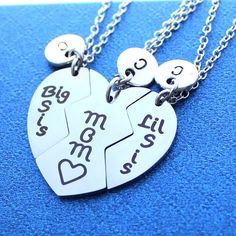 Tiny Heart Tattoos, Gifts Couple, Letter Charm Necklace, Three Necklaces, Lil Sis, Mother Daughter Gifts, Family Necklace, Big Sis, Letter Charms