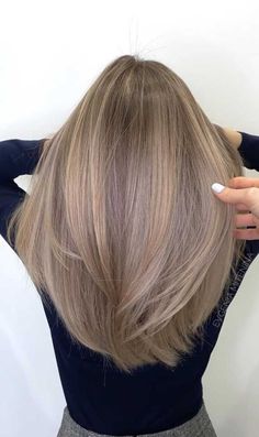 Thinking about switching things up this year? It just might be the perfect time to try out a new shade for your hair. New hair color ideas for 2020? If you're considering a new hair color in 2020 whether you want to try creamy blondes, milk-chocolate brown ,twinkly red babylights , rooted blonde to... #lightbrownhair Best Hair Color, Hair Color Crazy, Brown Hair Balayage, Honey Hair, Light Hair Color, Blonde Hair Looks, Blonde Hair With Highlights, Brown Blonde Hair, Hair Color Balayage