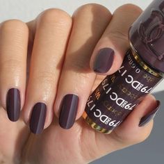 Fall Nail Colors Dnd Gel Polish, Fall Nails 2023 Dnd Gel, Fall Gel Nails Dnd, Dnd Gel Polish Fall Colors, Dnd Brown Gel Polish Colors, Dnc Nail Colors Gel Fall, Wineberry Nails, Fall Dnd Nail Colors, Dnd Wineberry