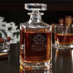 Classy people deserve only the classiest of decanters. #whiskeydecanter #whiskeyglassware #giftsforwhiskeylovers Personalized Decanter, Personalized Whiskey Decanter, Whisky Set, Home Wet Bar, Whiskey Brands, Whiskey Decanter Set, Whiskey Lover Gifts, Personalized Whiskey, Liquor Decanter