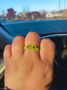 *This cute frog ring is made out of 11/0 Czech beads and clear monofilament cord.   This ring is pretty durable you can wash your hands or shower with it on and it will not do damage to the ring. Beaded Turtle, Ring Y2k, Frog Ring, Turtle Ring, Diy Beaded Rings, Y2k Jewelry, Beaded Ring, Cute Frog, Cute Frogs