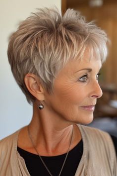 Pixie Haircut Fine Hair, Chic Short Haircuts, Short Sassy Haircuts, Short Spiky Hairstyles, Short Silver Hair, Short Grey Hair, Super Short Hair