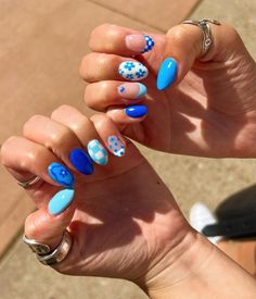 Cr:@nails_by_jenna.k Noah Kahan Nail Ideas, Mama Mia Nails Design, Mamma Mia Nails Acrylic, Mama Mia Inspired Nails, Blue Nail Designs Summer, Funky Blue Nails, Noah Kahan Nails, Blue Nails Beach Vibes, Blue Design Nails