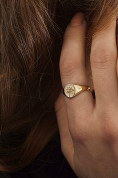 Birth Flower Signet Ring Women Gold Signet Ring Birth Flower - Etsy Signet Rings Women Vintage, Signet Rings Women Gold, Signet Ring Women, Signet Rings Women, Engraved Ring, Gold Signet Ring, Dope Jewelry, Minimalist Gifts, Meaningful Jewelry